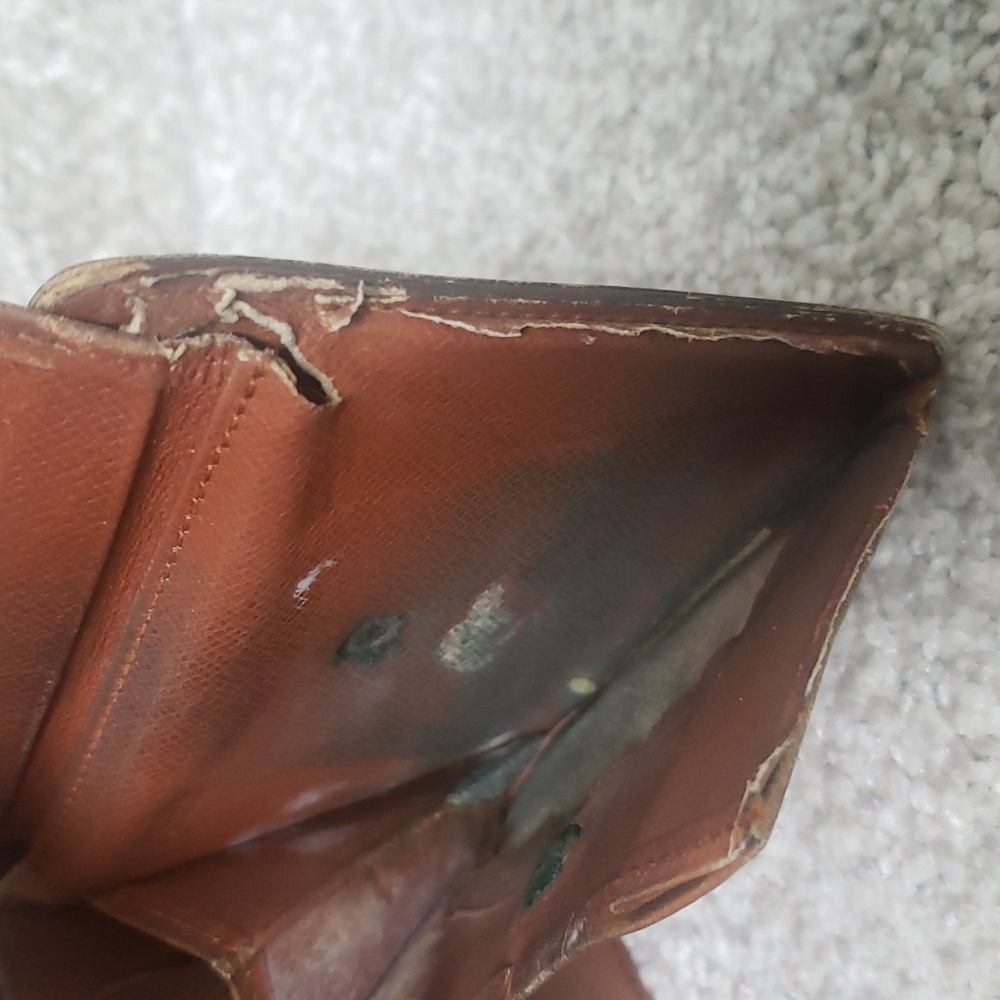 Louis Vuitton Monogram bifold wallet Authentic - Picture 7 of 8